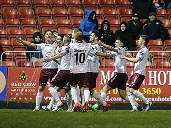 Galway United go top of the Pr...